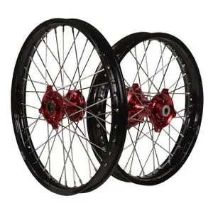 Bud Racing avant + arrière Rengas - Punainen / Musta Vain Rajoitetun Ajan